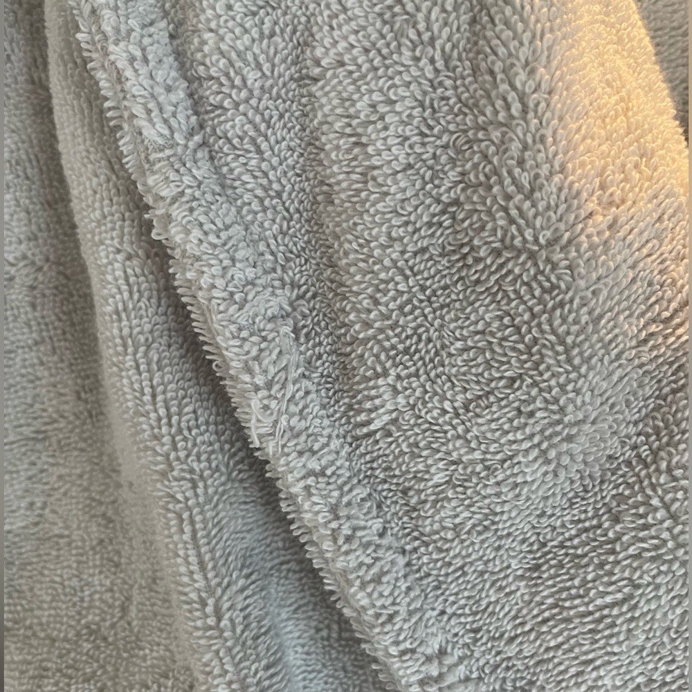 Parachute Luxurious Turkish style Robe size M in the color Mineral NWT - Picture 4 of 13